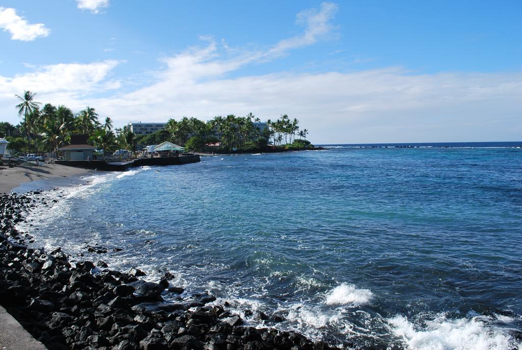 Kahaluu On Kona Coast